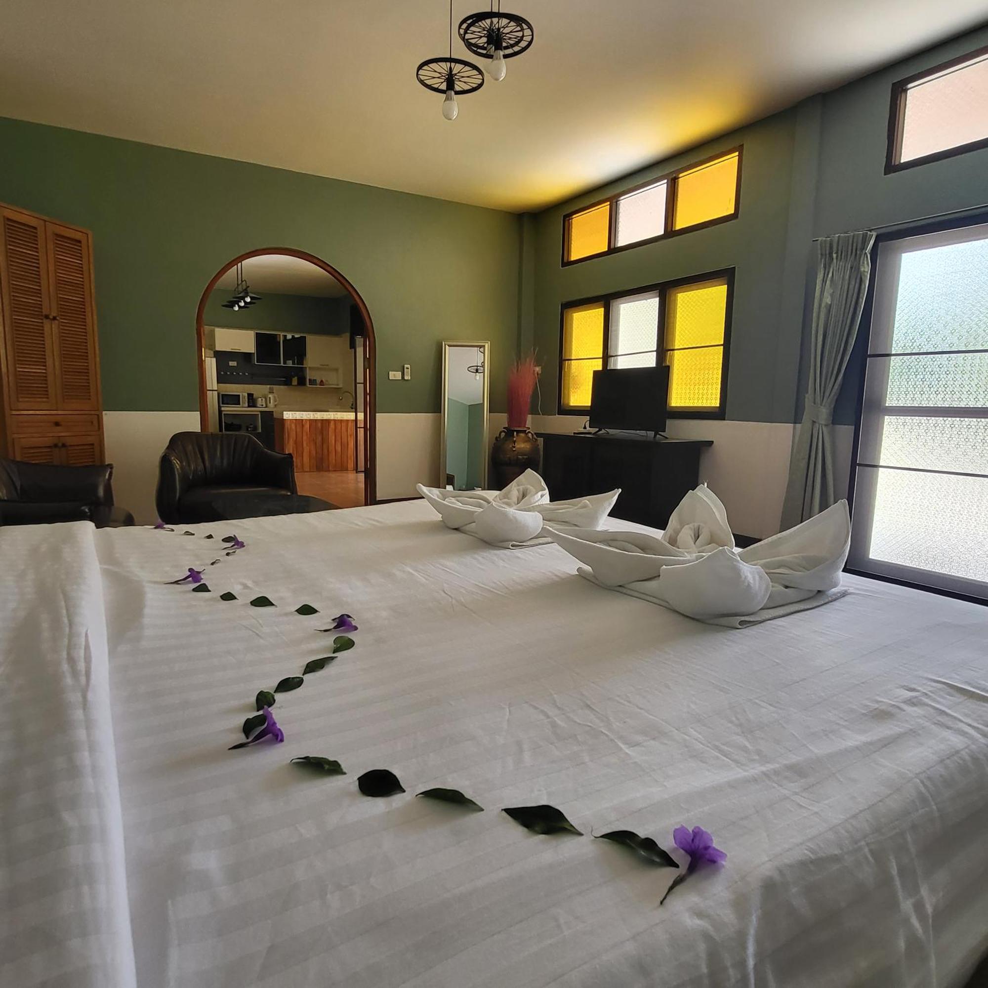 Namphung Phuket Boutique Resort Rawai Exteriör bild