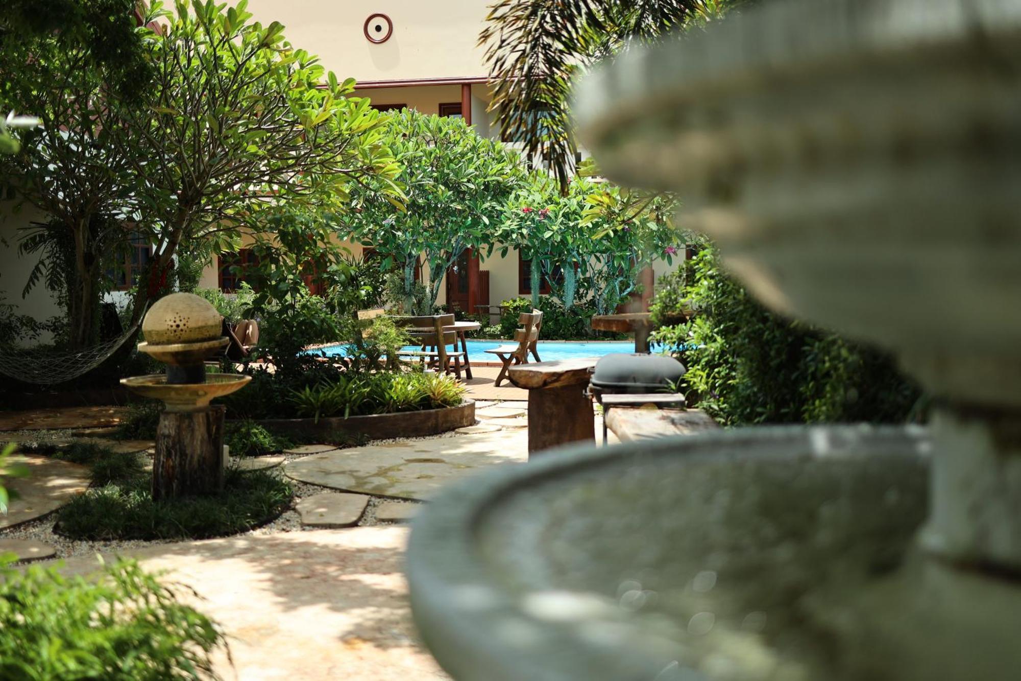 Namphung Phuket Boutique Resort Rawai Exteriör bild
